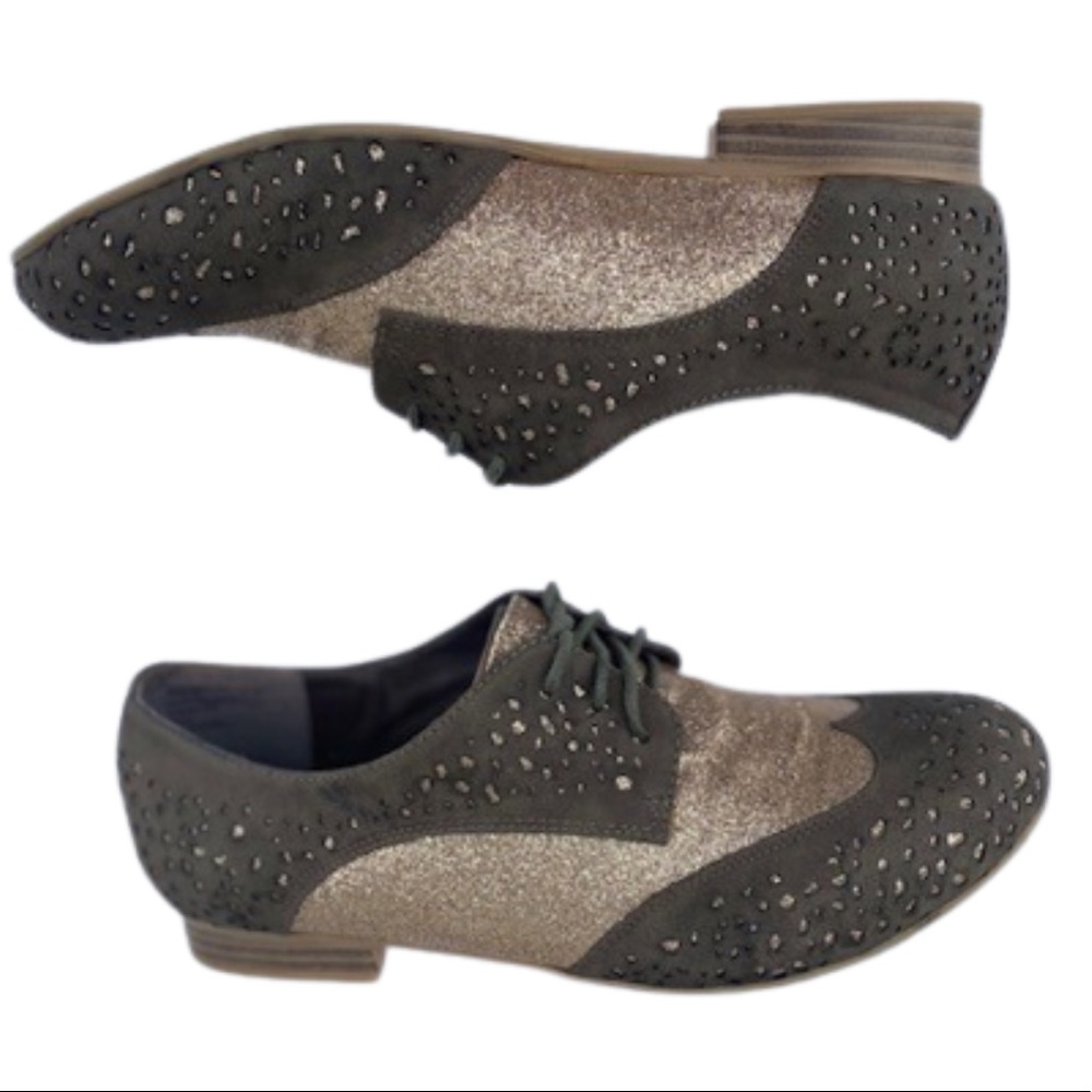 NOT RATED Diva Loafers size 7 *gold glitter ✨